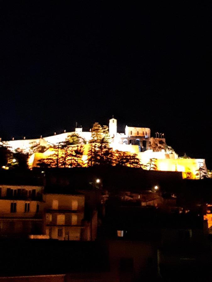 Les Mirabelles Chambres D'Hotes Sisteron Dış mekan fotoğraf