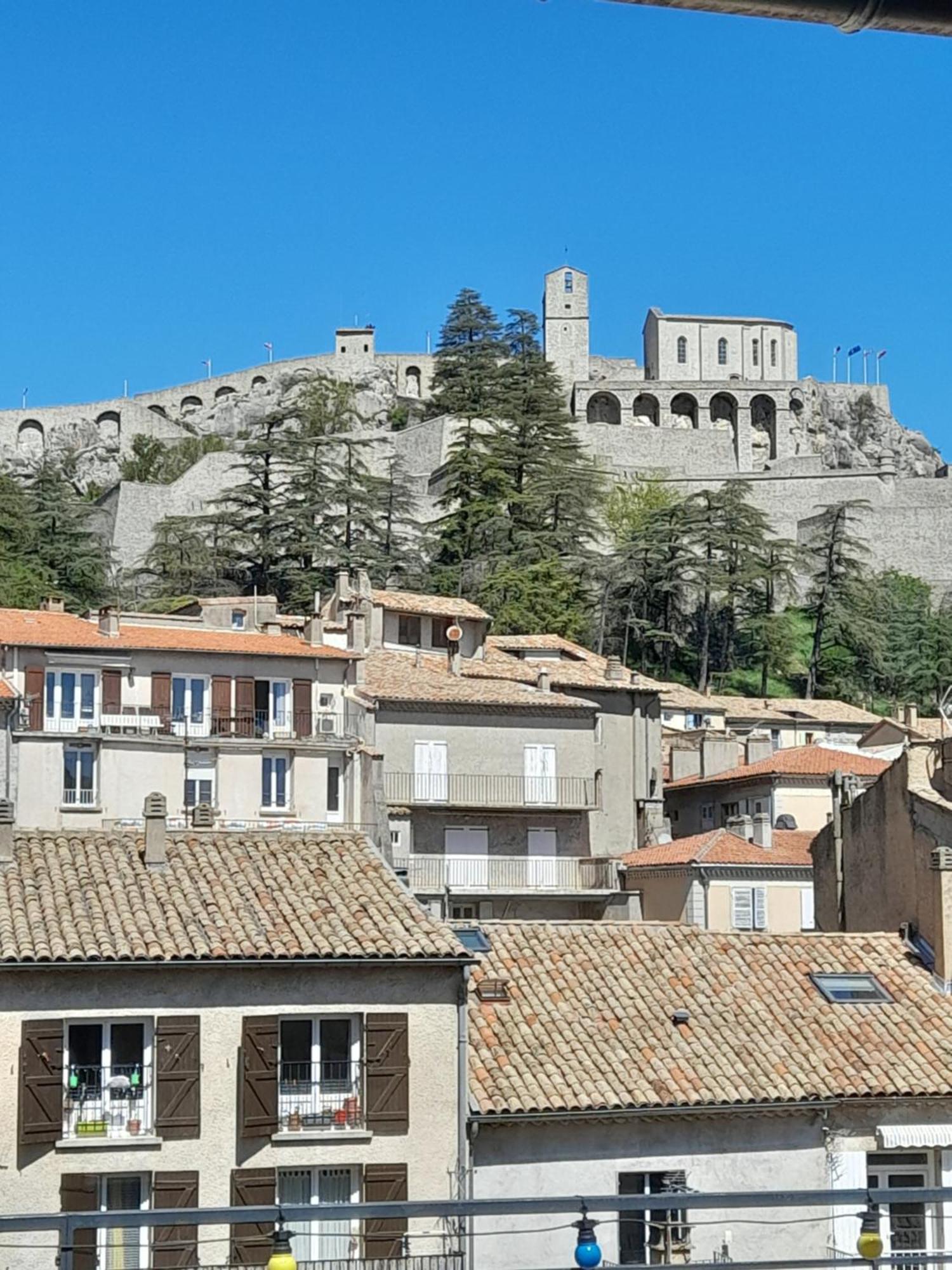 Les Mirabelles Chambres D'Hotes Sisteron Dış mekan fotoğraf